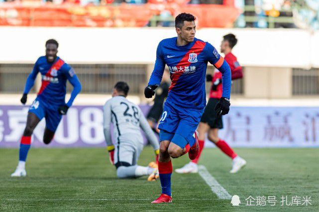 巴萨1-1扳平比分　第40分钟，米格尔-古铁雷斯左路带球推进，一路无人盯防带进禁区抽射得分，赫罗纳2-1再次领先　第80分钟，赫罗纳长传发动进攻，斯图亚尼头球摆渡，瓦勒里冷静晃过孔德的防守轻松推射再下一城，赫罗纳3-1领先　第90+2分钟，费兰低平球送出助攻，点球点附近京多安转身调整后抽射建功帮助巴萨扳回一球，比分改写为2-3　第90+5分钟，赫罗纳后场送出过顶长传，萨维奥接队友做球后挑球传中，后点的斯图亚尼轻松垫射破门，比分改写为2-4　【比赛焦点瞬间】第18分钟，加扎尼加挡出了巴萨绝佳的机会　第31分钟，菲利克斯脚后跟送妙传，坎塞洛跟进近距离的小角度打门被门将封堵　第37分钟，拉菲尼亚禁区内趟球过大错失良机　第39分钟，米格尔禁区内低射稍稍偏出　第53分钟，拉菲尼亚中路的头球攻门没能顶上力量　第59分钟，拉菲尼亚的单刀机会趟球过大被后卫追防破坏　第68分钟，京多安禁区内调整后的打门也是稍稍偏出　第83分钟，赫罗纳再次反击，萨维奥左路一路长驱直入，禁区内小角度的单刀机会被佩尼亚用脸挡出　第90分钟，赫罗纳一连串流畅配合后再次获得禁区内的射门良机，可惜最后的射门稍稍高出　第90+4分钟，莱万好机会的绝平头球，可惜稍稍偏出　下半场补时5分钟。